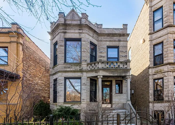 Logan Blvd Luxury! Enjoy The Well-equipped Kitchen And Prime Location Apts Apartment *