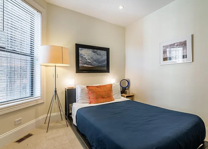 Logan Blvd Luxury! Enjoy The Well-equipped Kitchen And Prime Location Apts Apartment Chicago