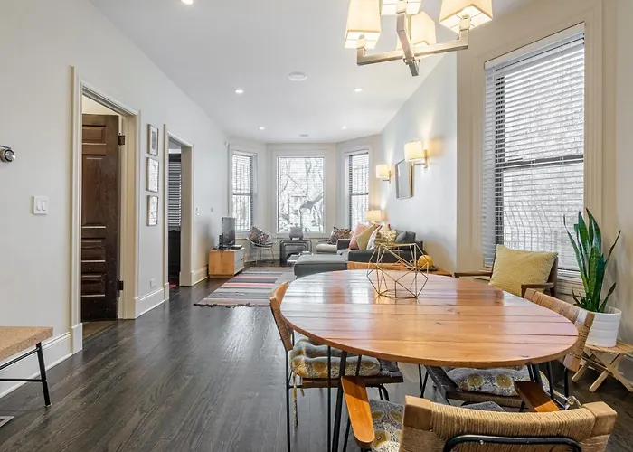 Logan Blvd Luxury! Enjoy The Well-equipped Kitchen And Prime Location Apts * Chicago