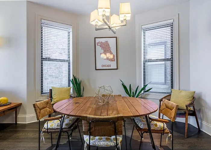 Logan Blvd Luxury! Enjoy The Well-equipped Kitchen And Prime Location Apts Chicago